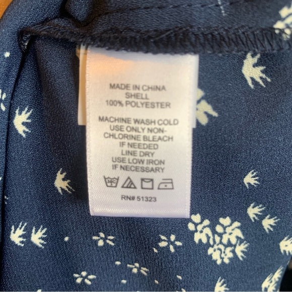 NWT 1. State Blue and White Floral Cold Shoulder High Neck Tiered Blouse XL - Picture 14 of 14